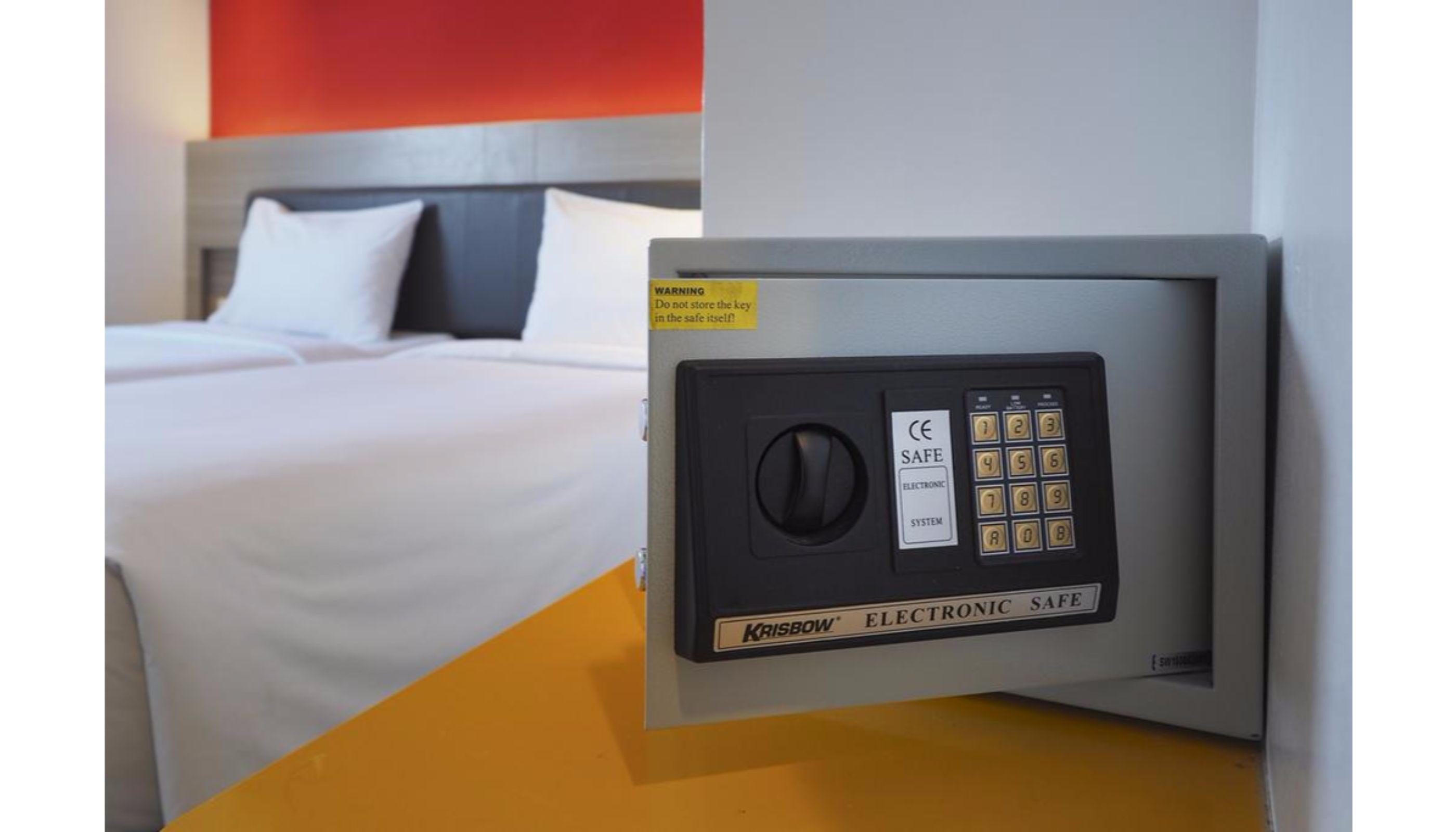 Amaris Sriwedari Hotel